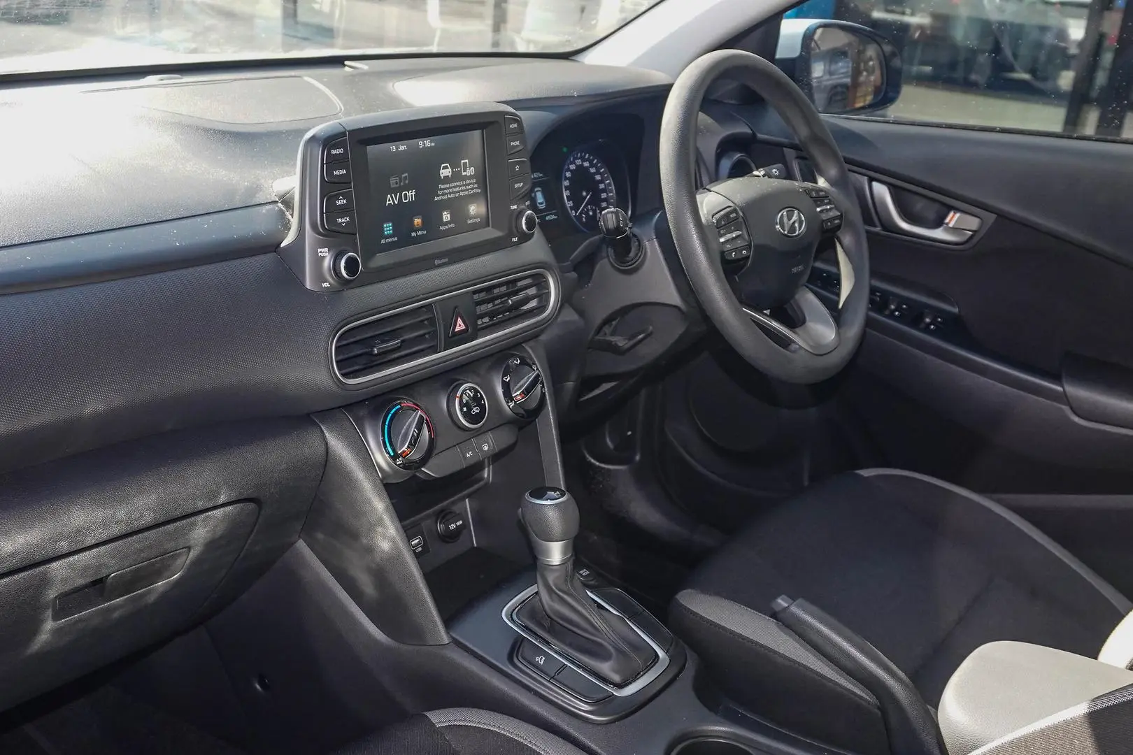 2019 Hyundai Kona Gallery Image 11