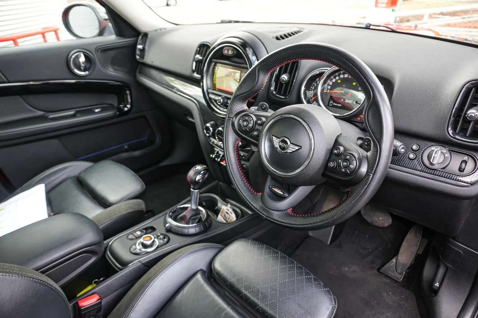 2017 MINI Countryman Gallery Image 15