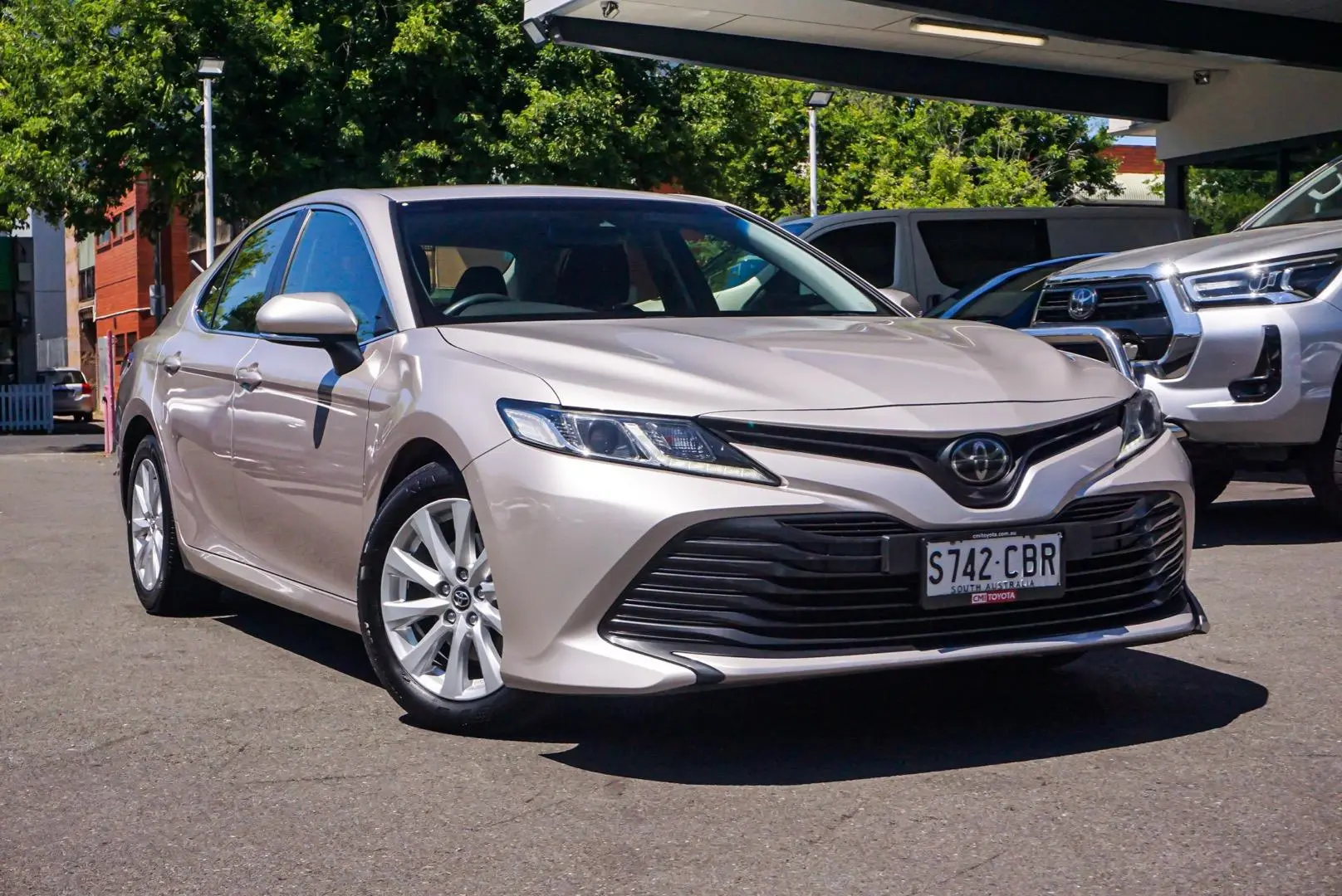 2019 Toyota Camry Gallery Image 1