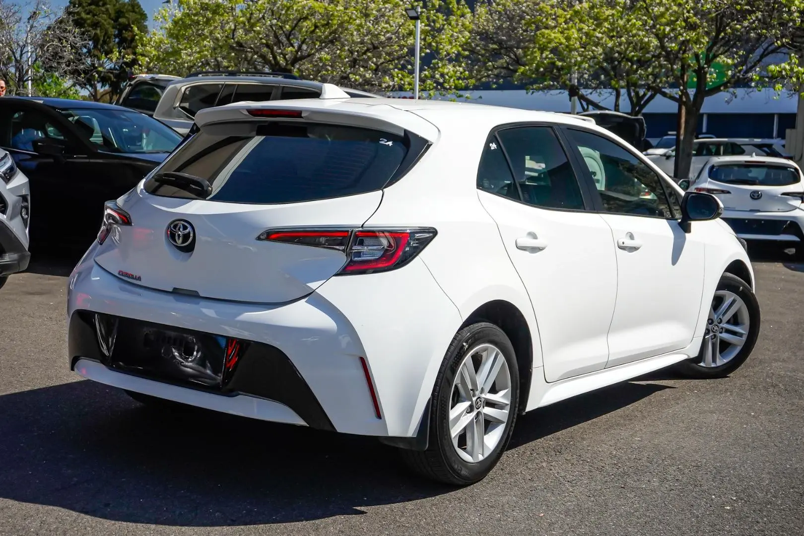 2018 Toyota Corolla Gallery Image 3