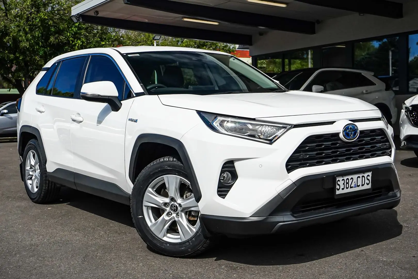 2020 Toyota RAV4 Gallery Image 2