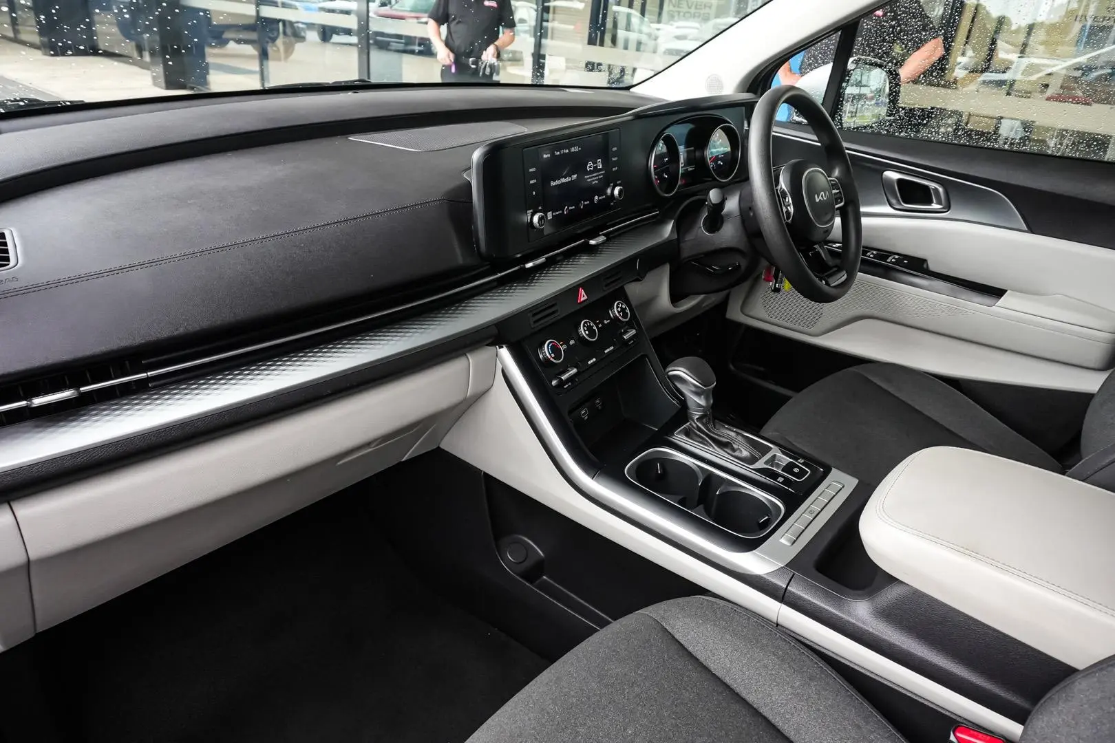 2022 Kia Carnival Gallery Image 11