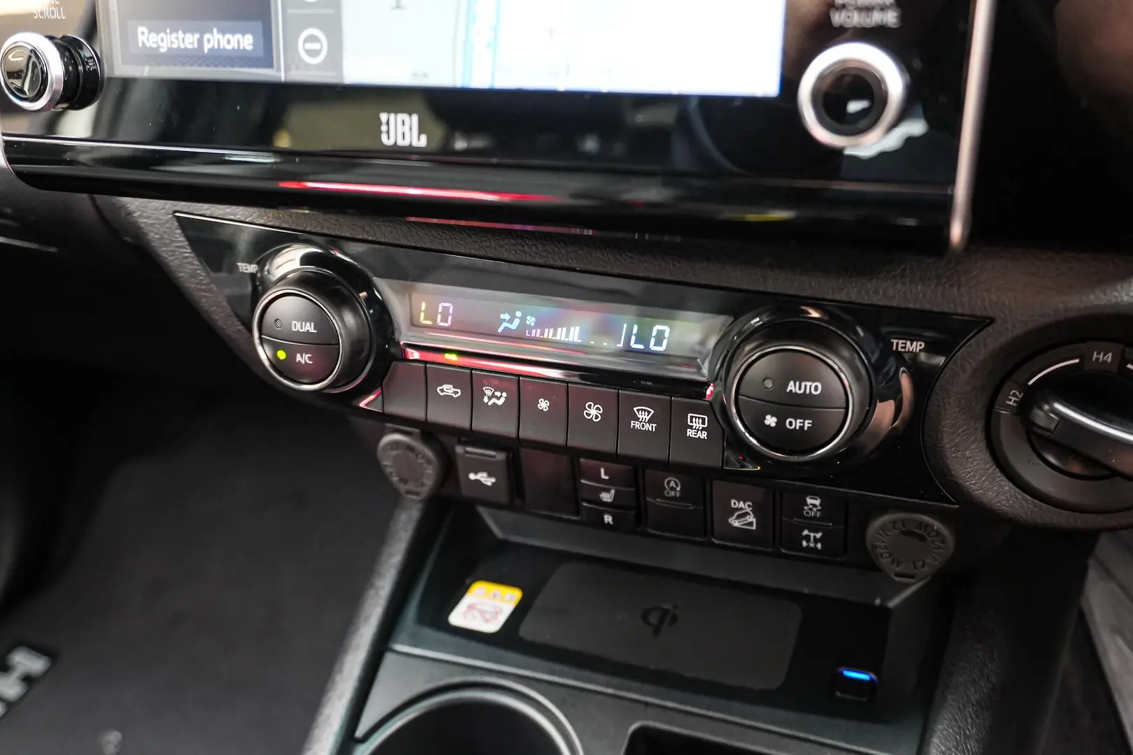 2024 Toyota Hilux Gallery Image 22