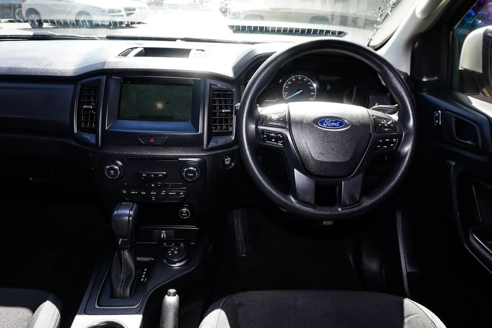 2018 Ford Everest Gallery Image 9