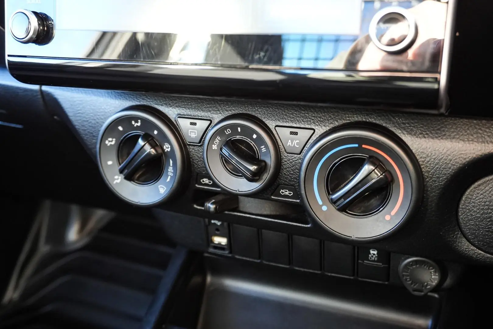 2021 Toyota Hilux Gallery Image 18