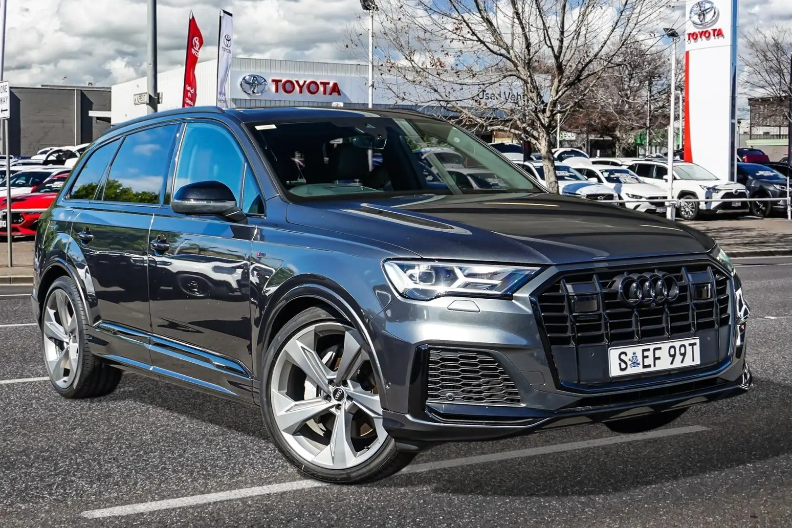 2022 Audi Q7 Gallery Image 1