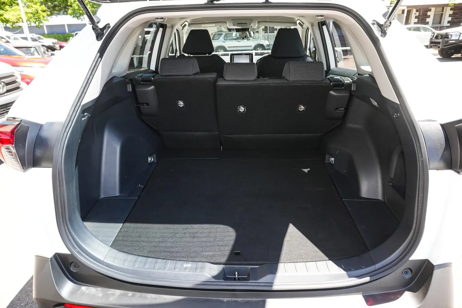 2019 Toyota RAV4 Gallery Image 10