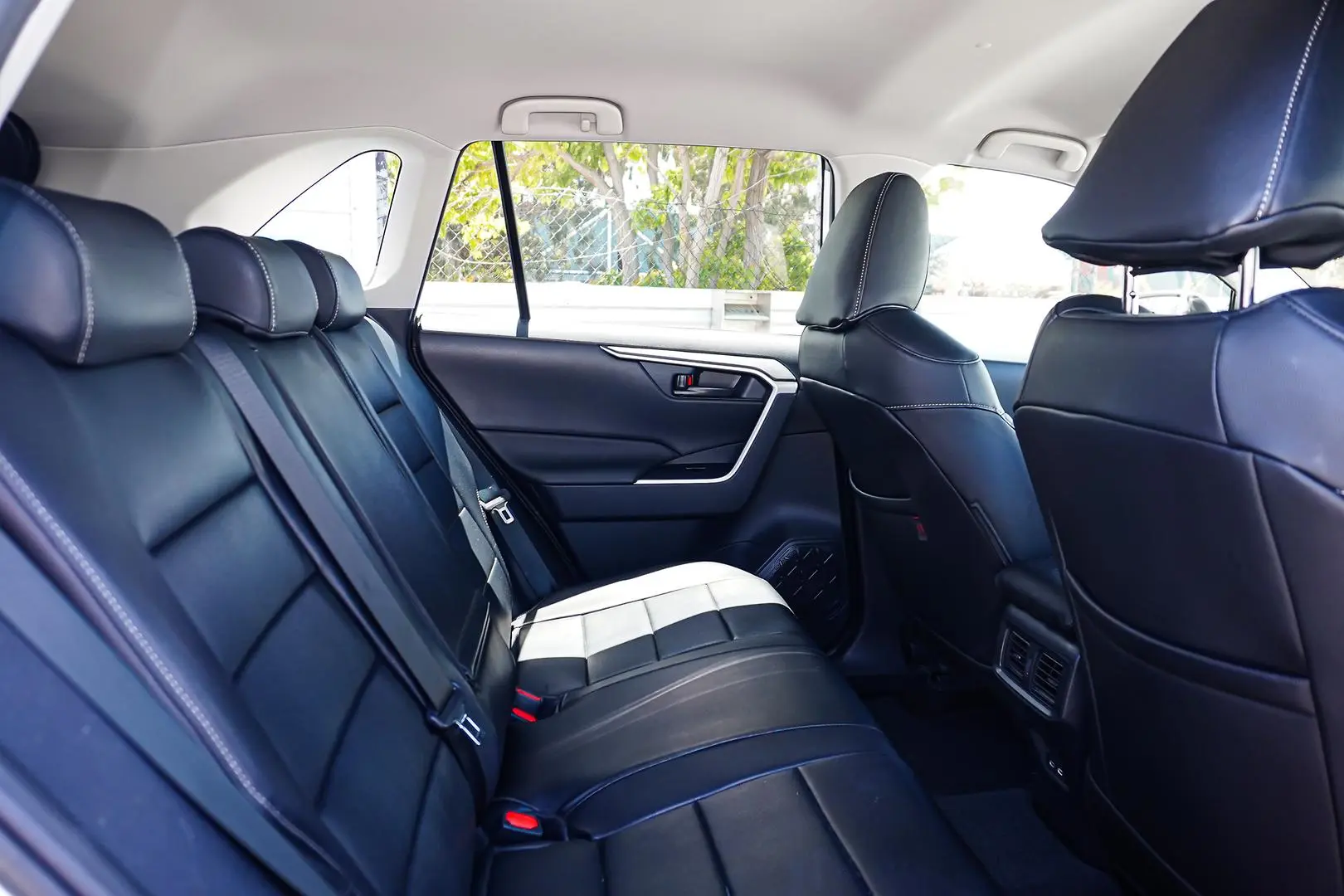 2024 Toyota RAV4 Gallery Image 8