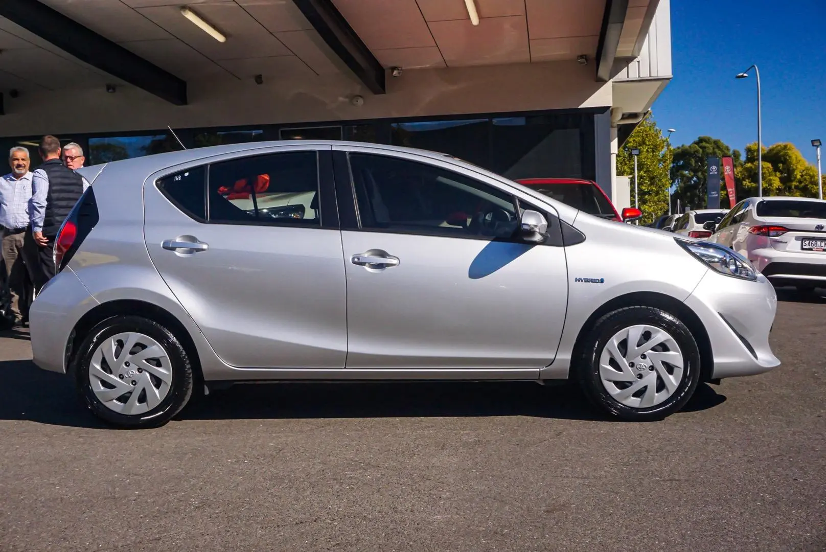2018 Toyota Prius C Gallery Image 3