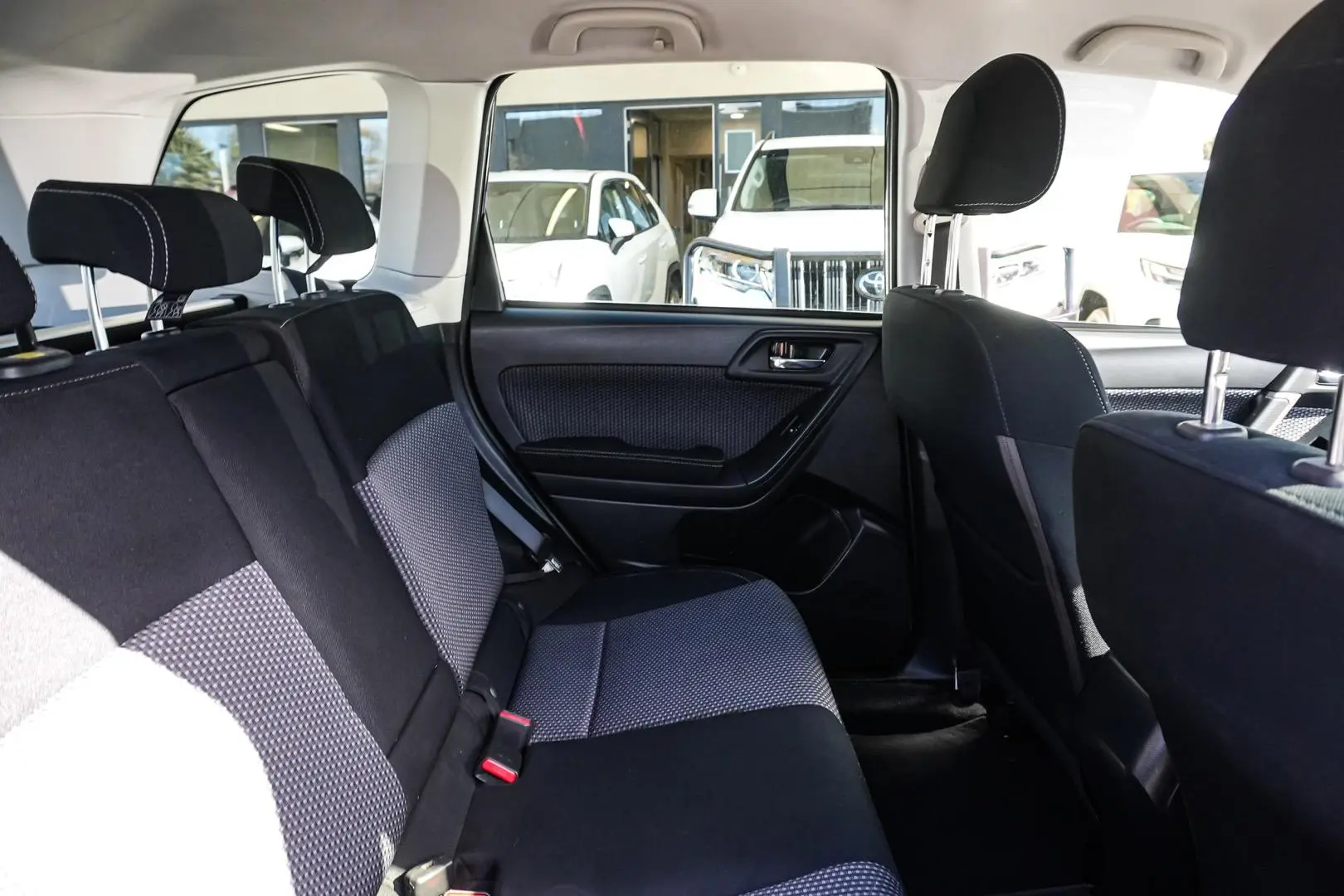 2017 Subaru Forester Gallery Image 8