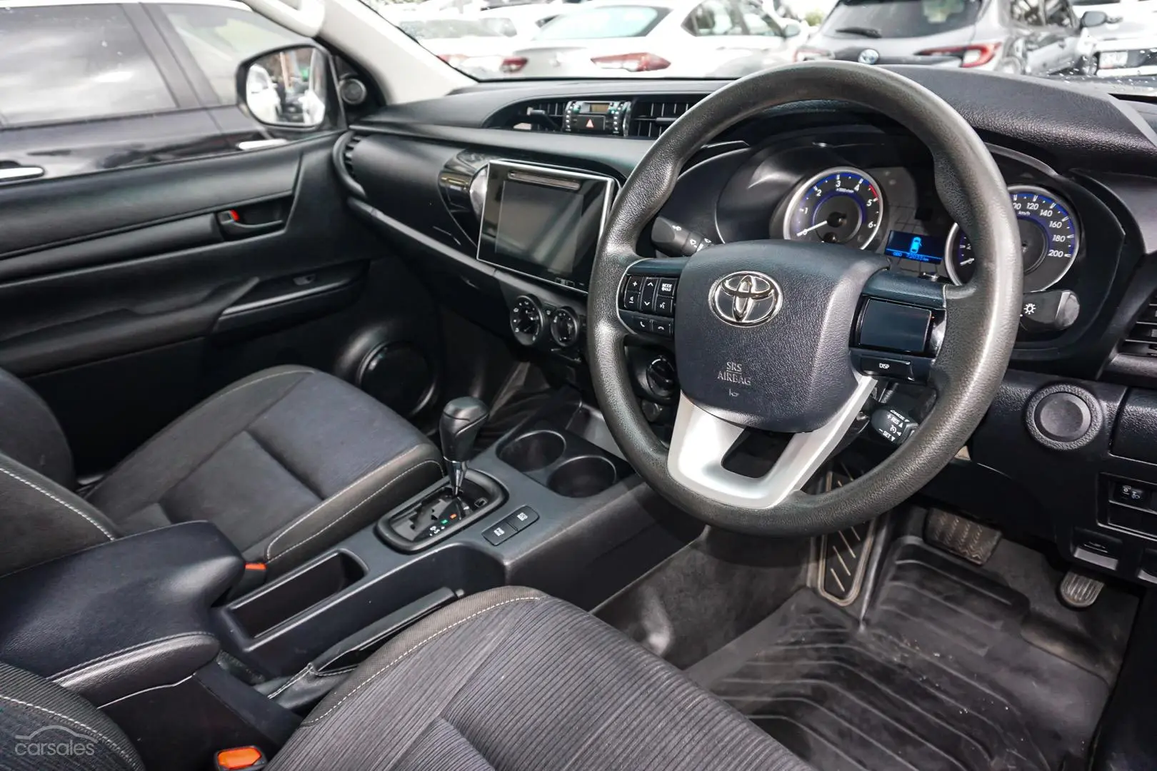 2019 Toyota Hilux Image 6