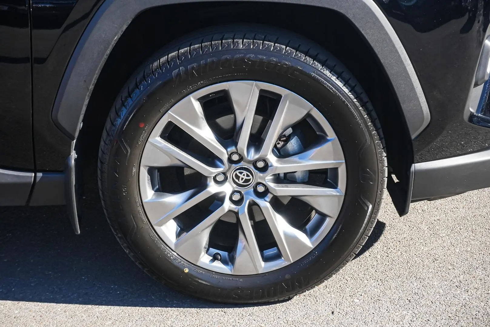 2024 Toyota RAV4 Gallery Image 12