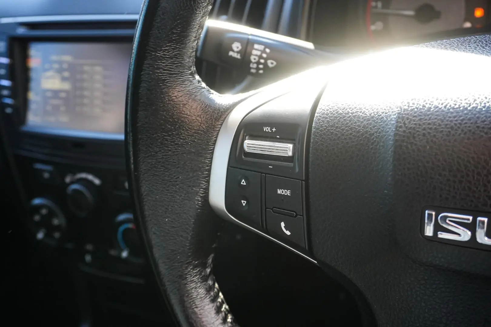 2018 Isuzu D-MAX Gallery Image 21