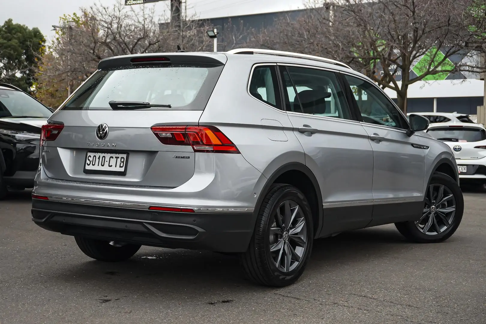 2022 Volkswagen Tiguan Gallery Image 3