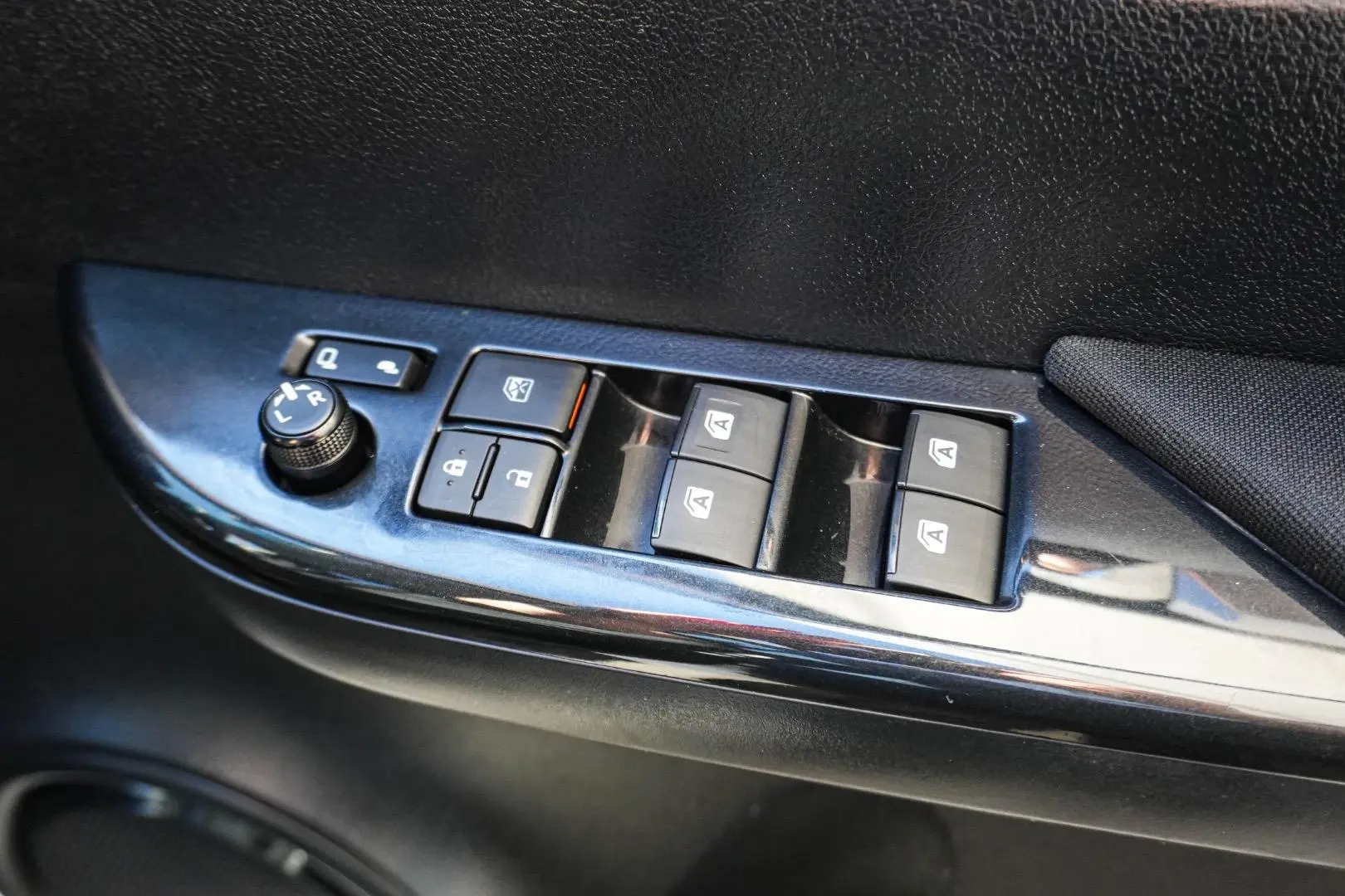 2022 Toyota Hilux Gallery Image 16