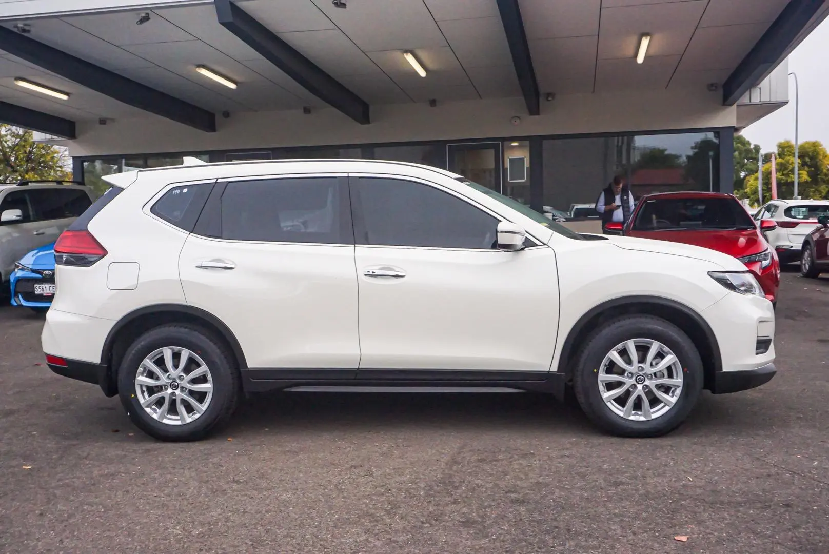 2021 Nissan X-TRAIL Gallery Image 4