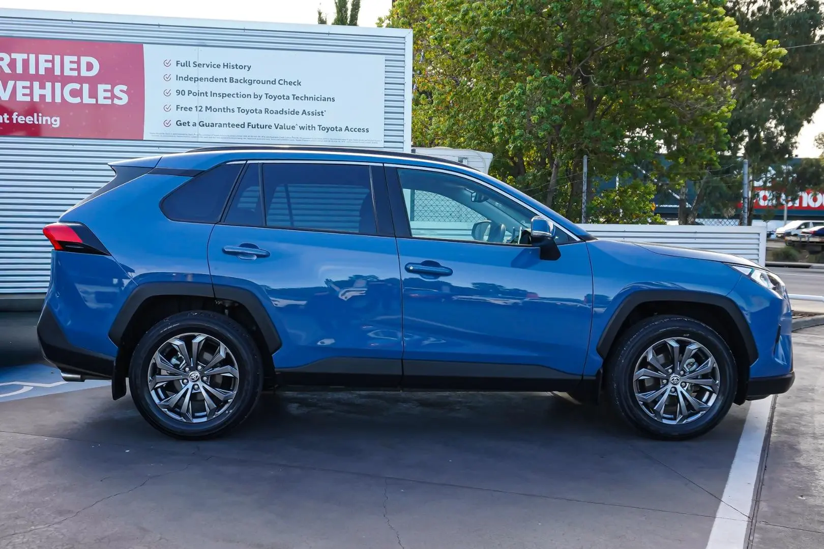 2024 Toyota RAV4 Gallery Image 4
