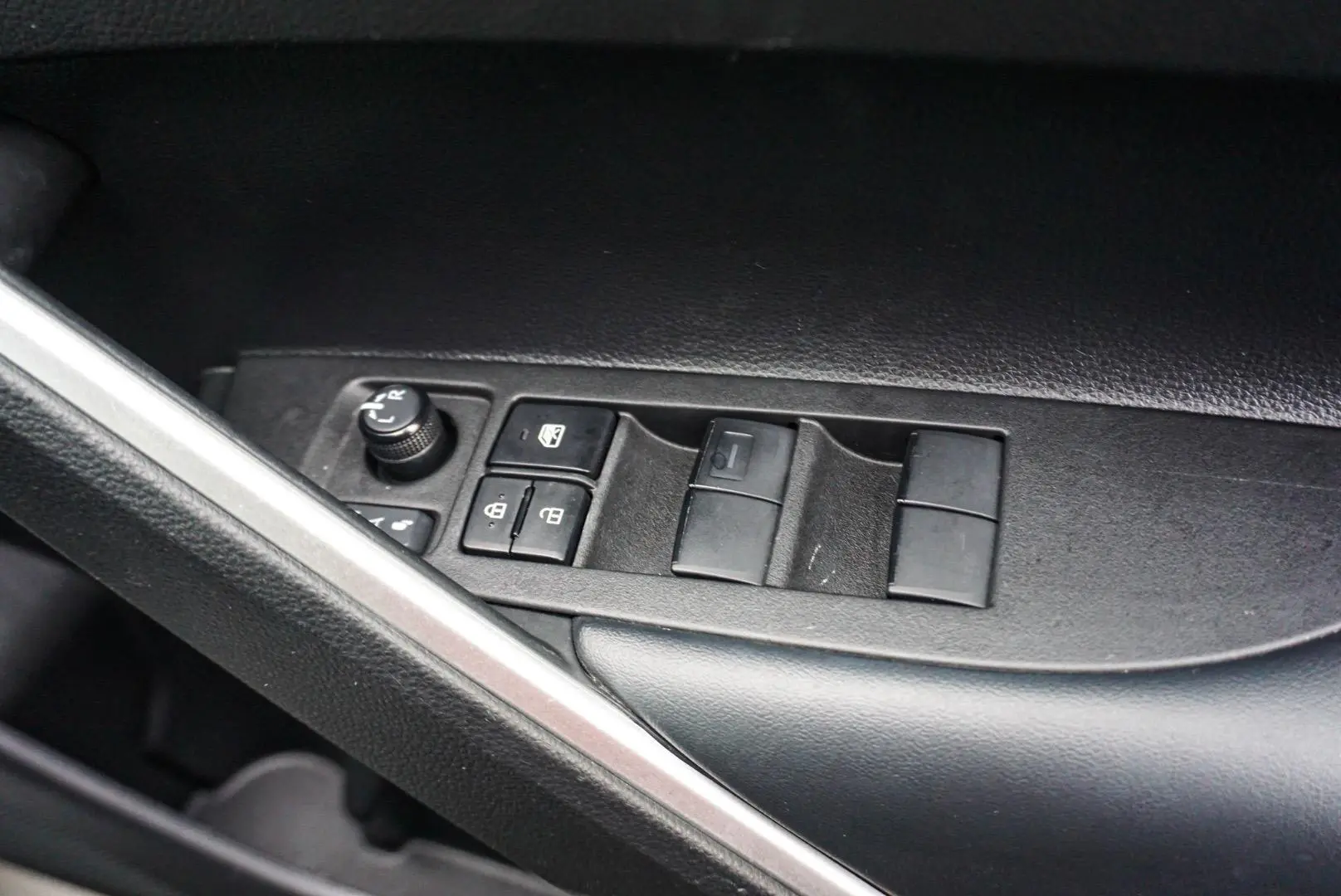 2023 Toyota Corolla Cross Gallery Image 16