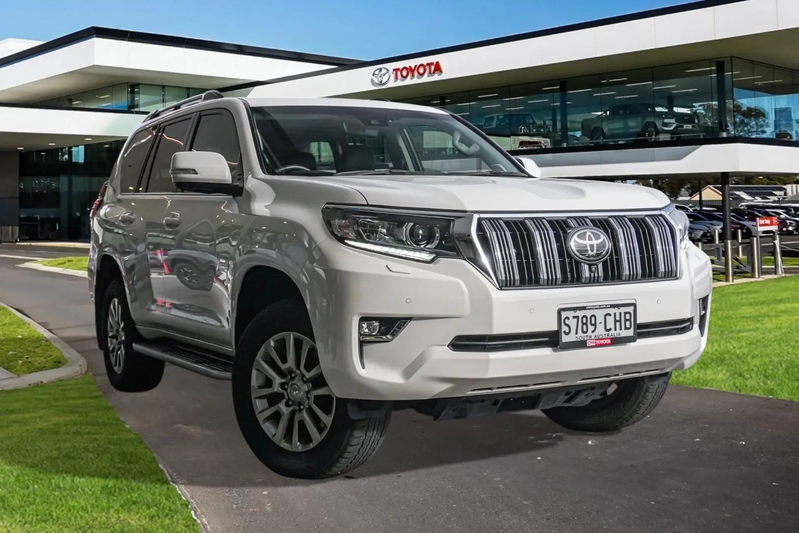 2020 Toyota Landcruiser Prado Image