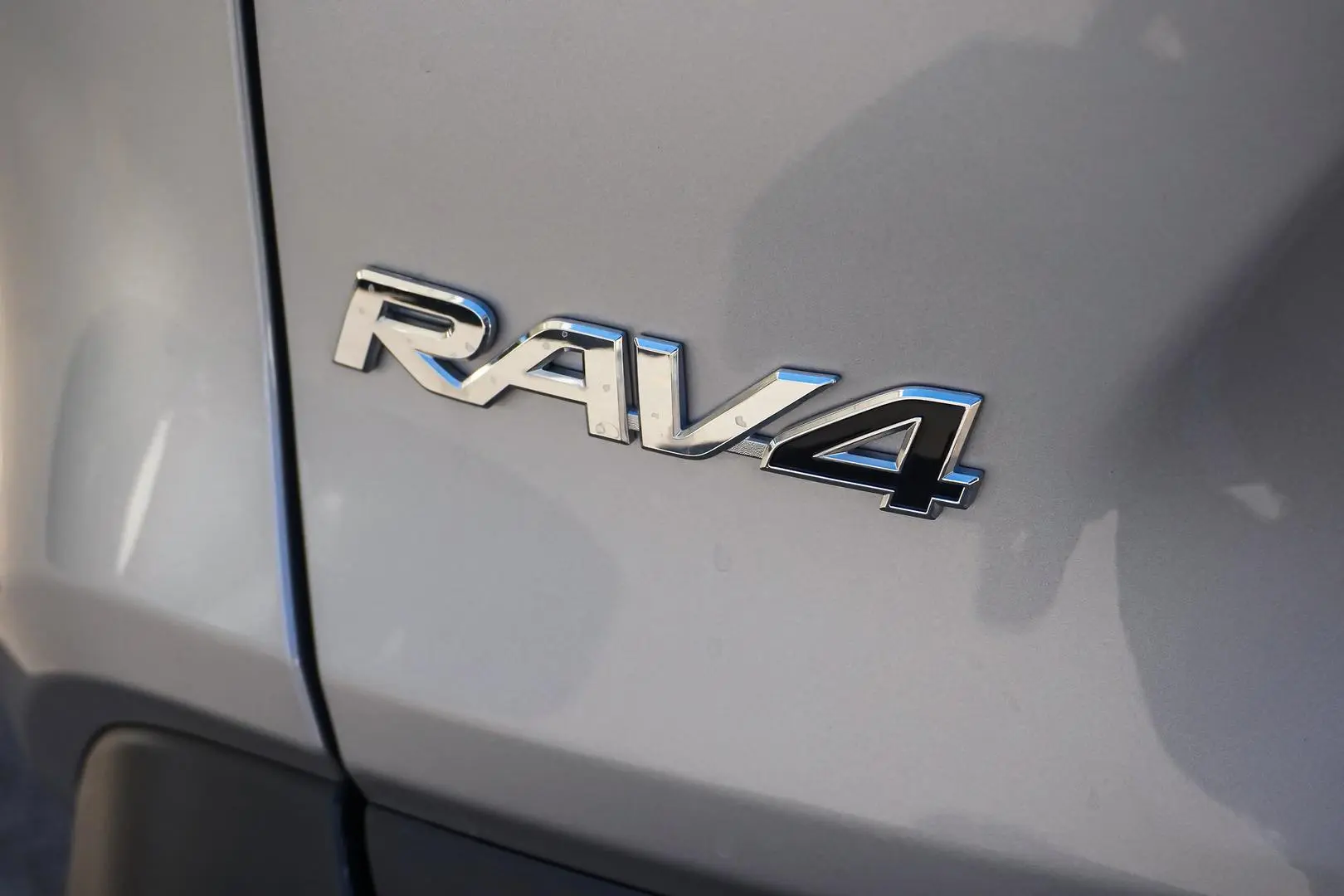 2025 Toyota RAV4 Gallery Image 16