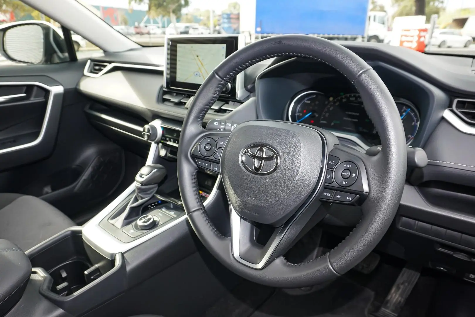 2025 Toyota RAV4 Gallery Image 7