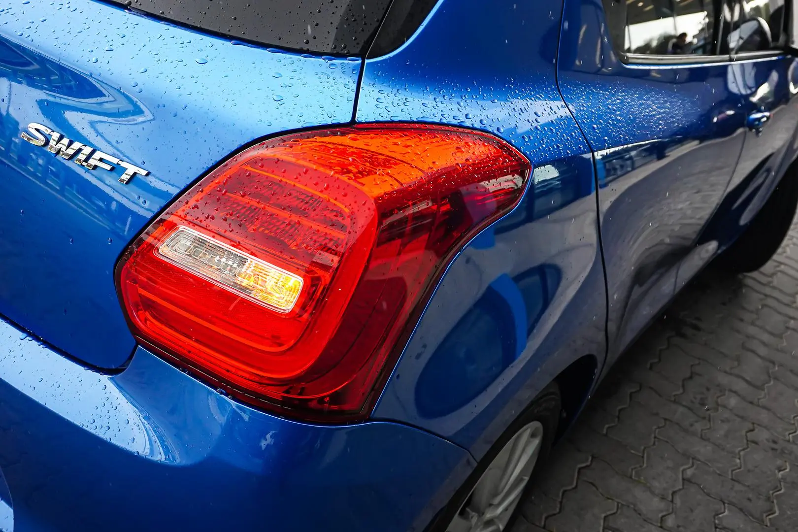 2019 Suzuki Swift Gallery Image 14