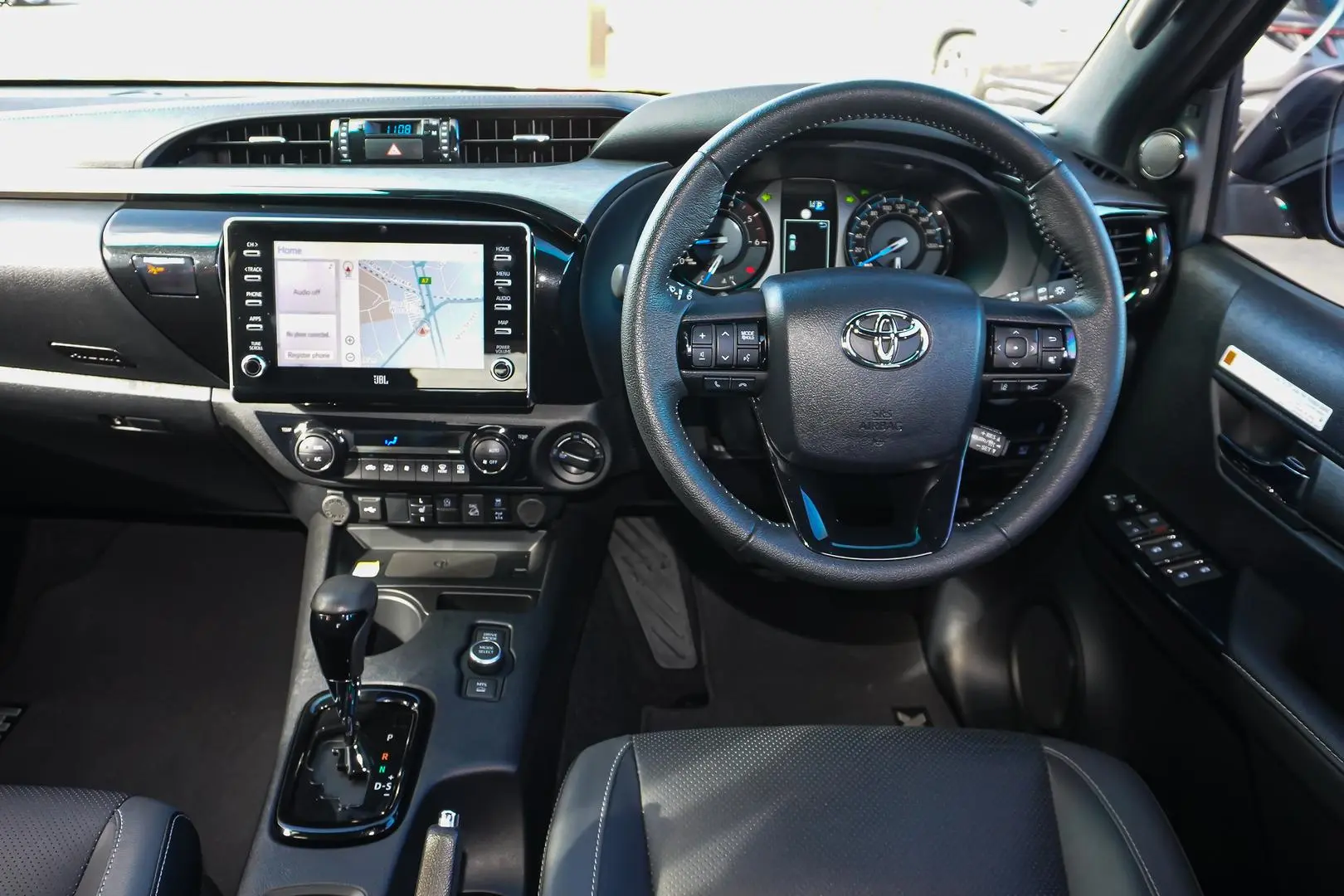 2024 Toyota Hilux Gallery Image 8