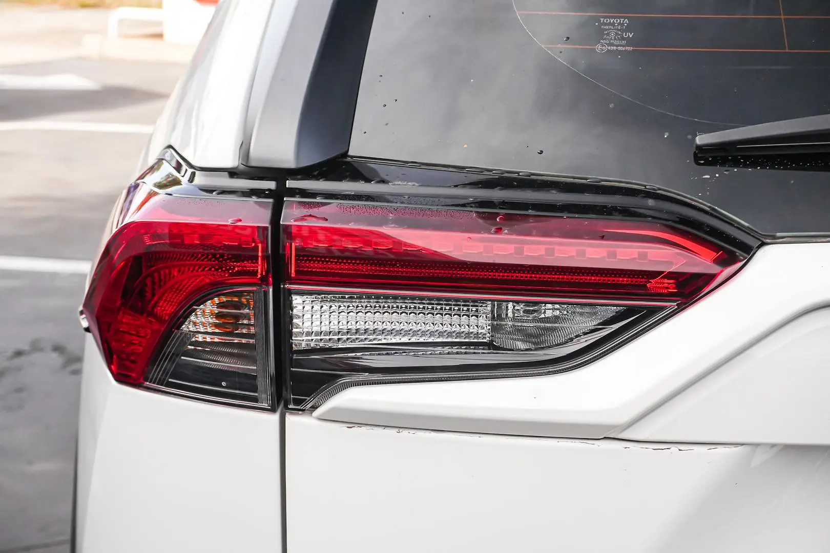 2020 Toyota RAV4 Gallery Image 8