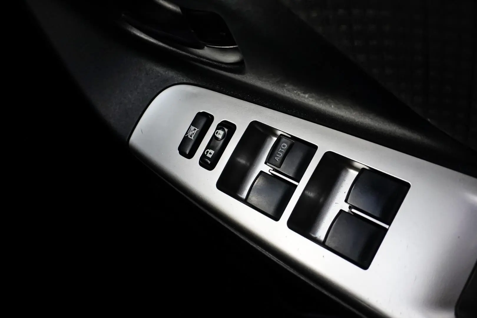 2016 Toyota Yaris Gallery Image 21