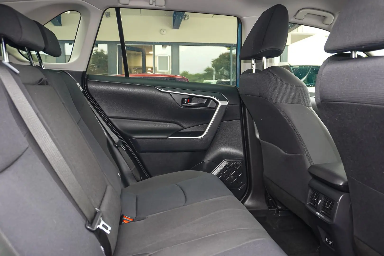 2022 Toyota RAV4 Gallery Image 6