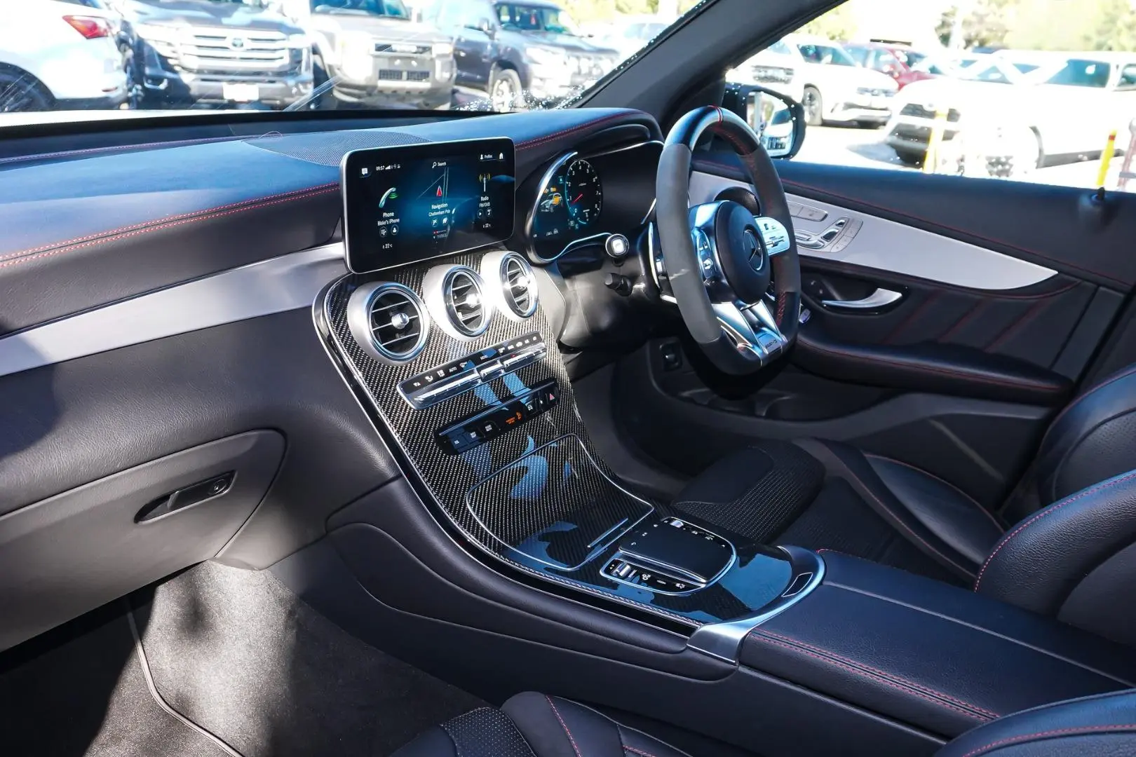 2022 Mercedes-Benz GLC-Class Gallery Image 11