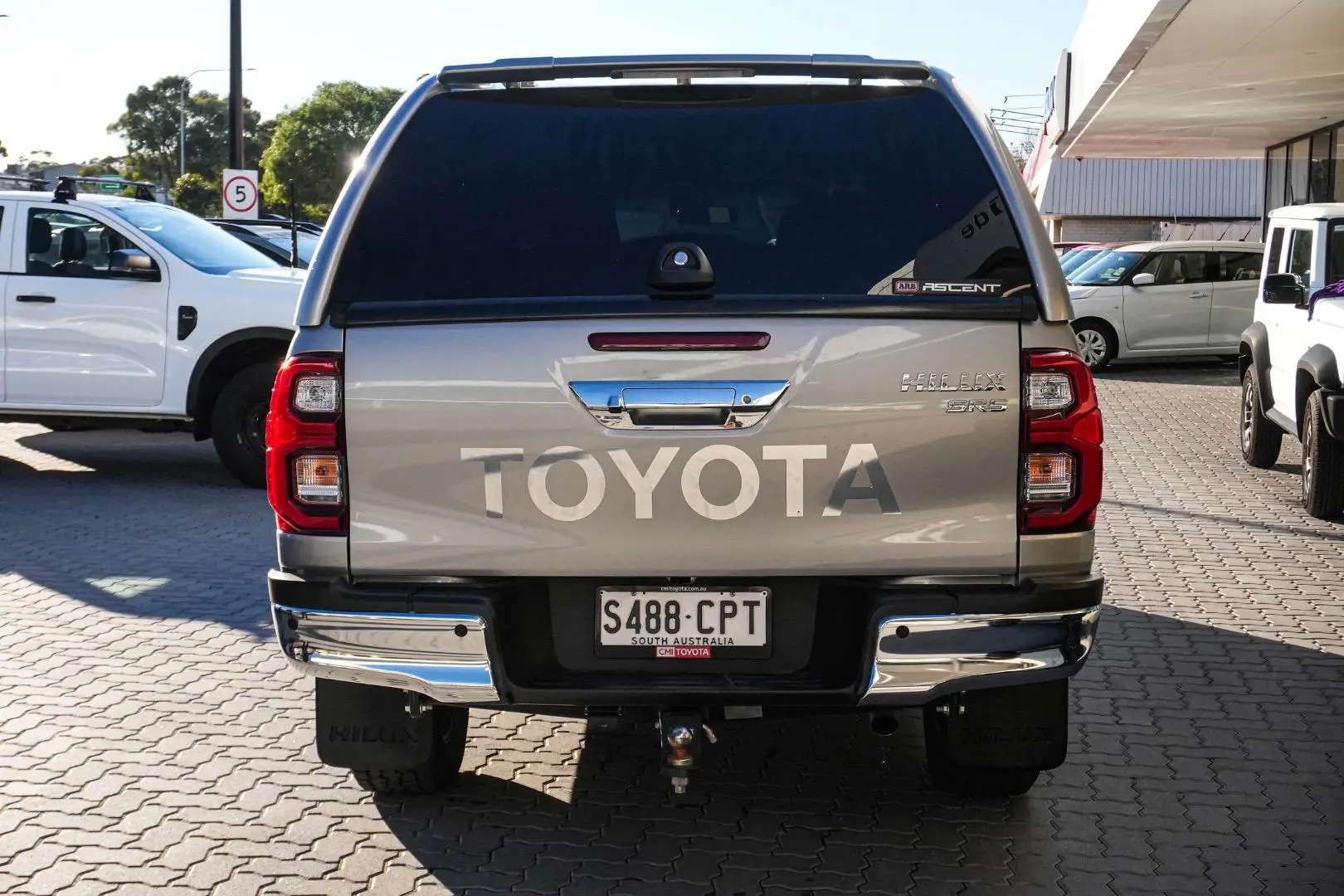 2022 Toyota Hilux Gallery Image 6