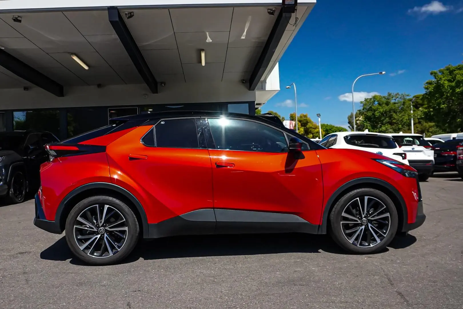 2024 Toyota C-HR Gallery Image 4