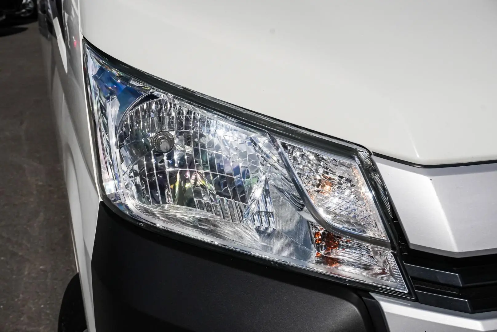 2019 Toyota Hiace Gallery Image 13