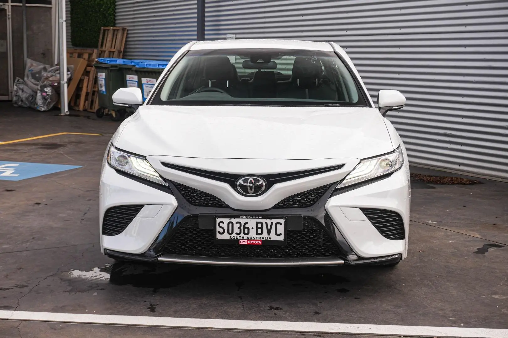 2017 Toyota Camry Gallery Image 5