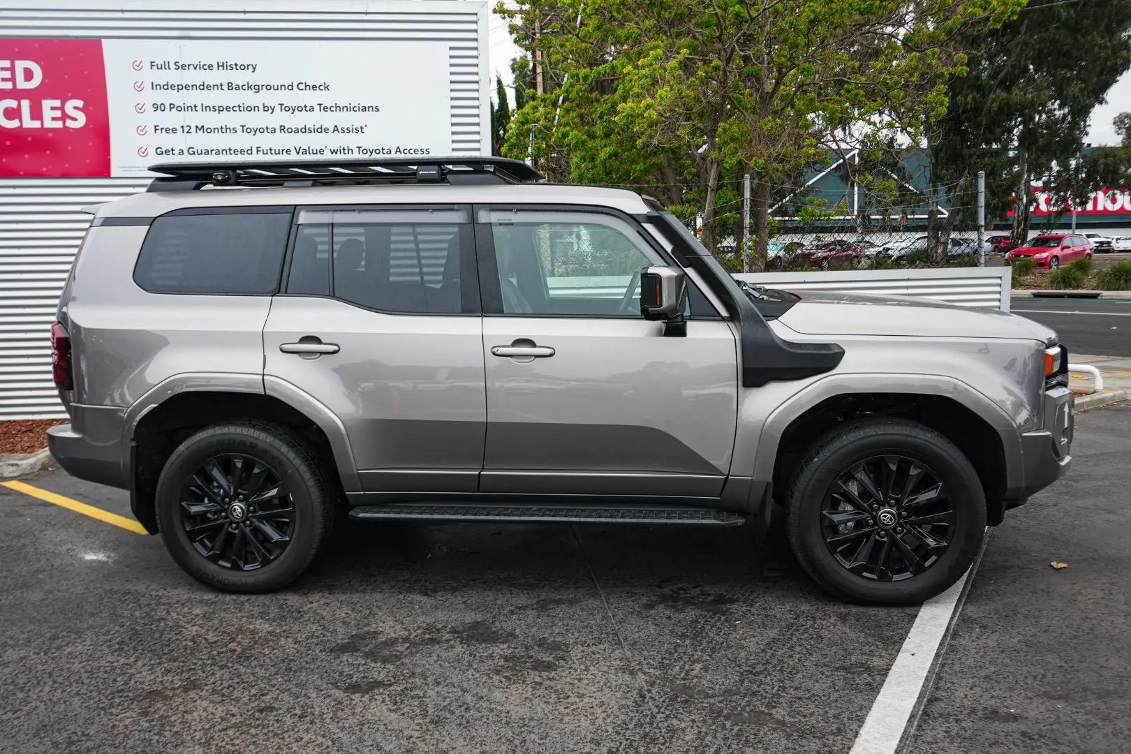 2024 Toyota Landcruiser Prado Gallery Image 4