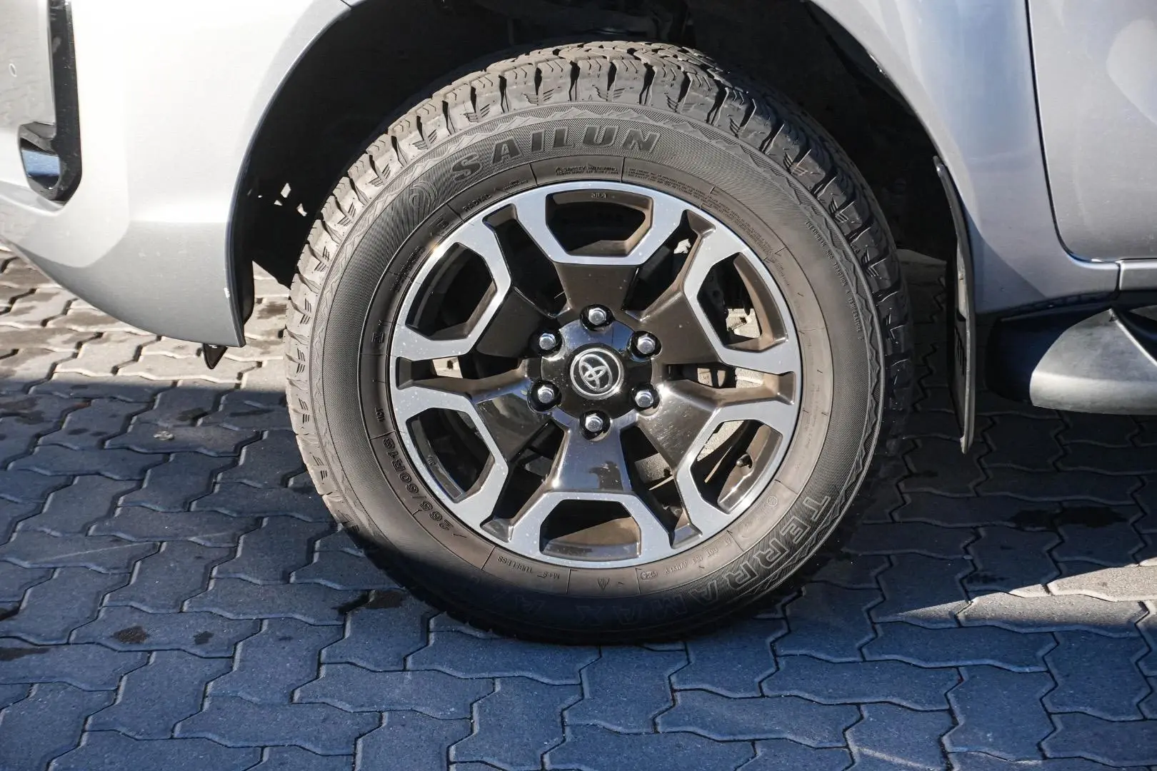 2022 Toyota Hilux Gallery Image 13
