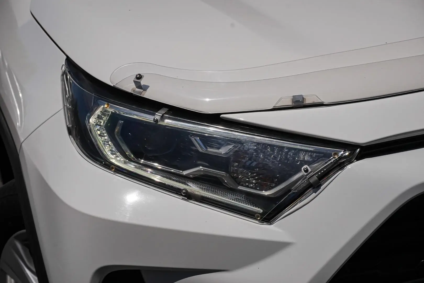 2019 Toyota RAV4 Gallery Image 11