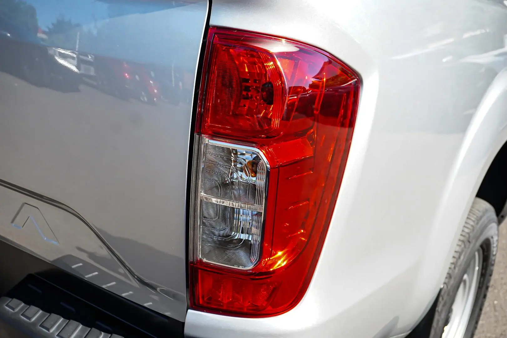 2023 Nissan Navara Gallery Image 12