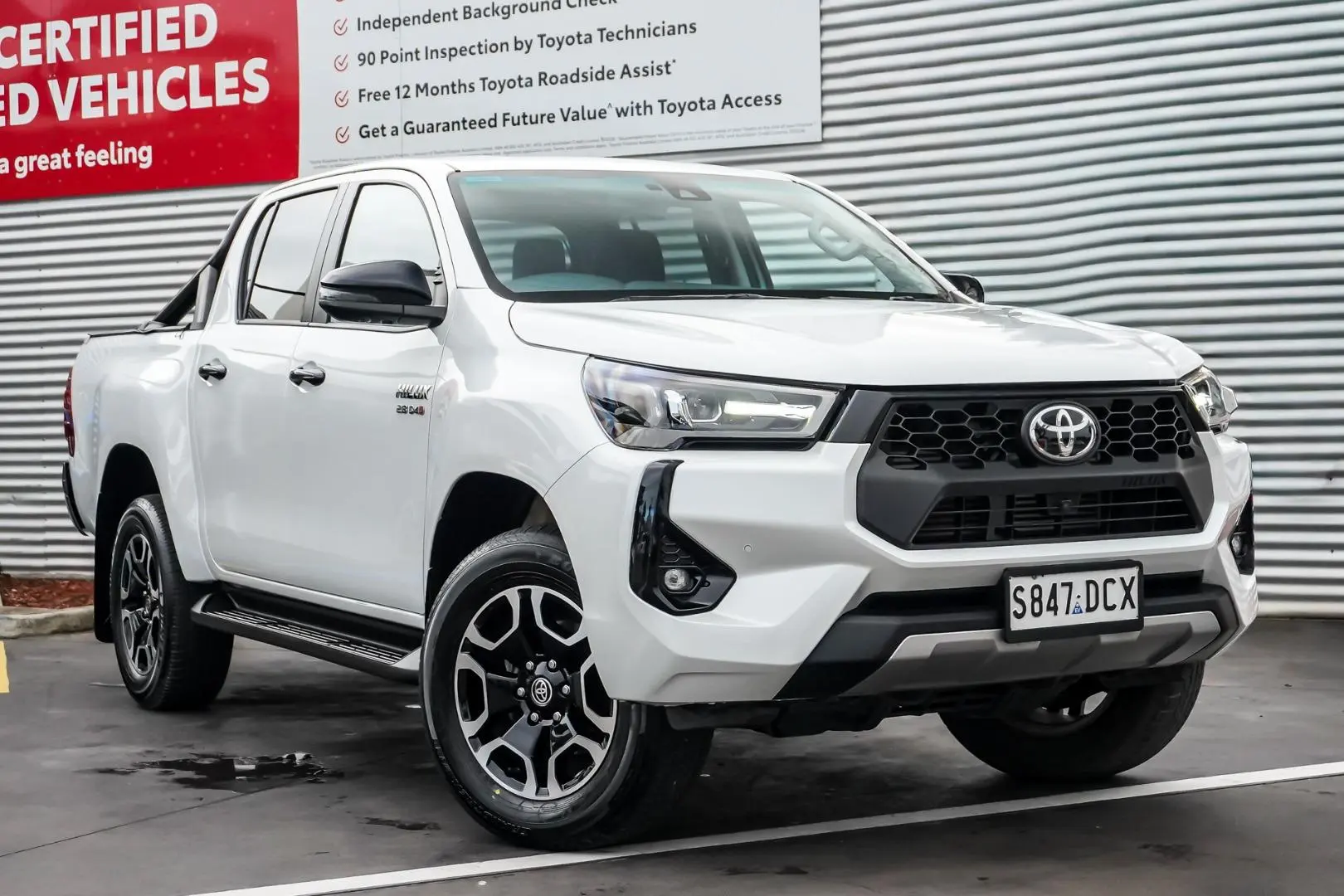 2024 Toyota Hilux Gallery Image 2