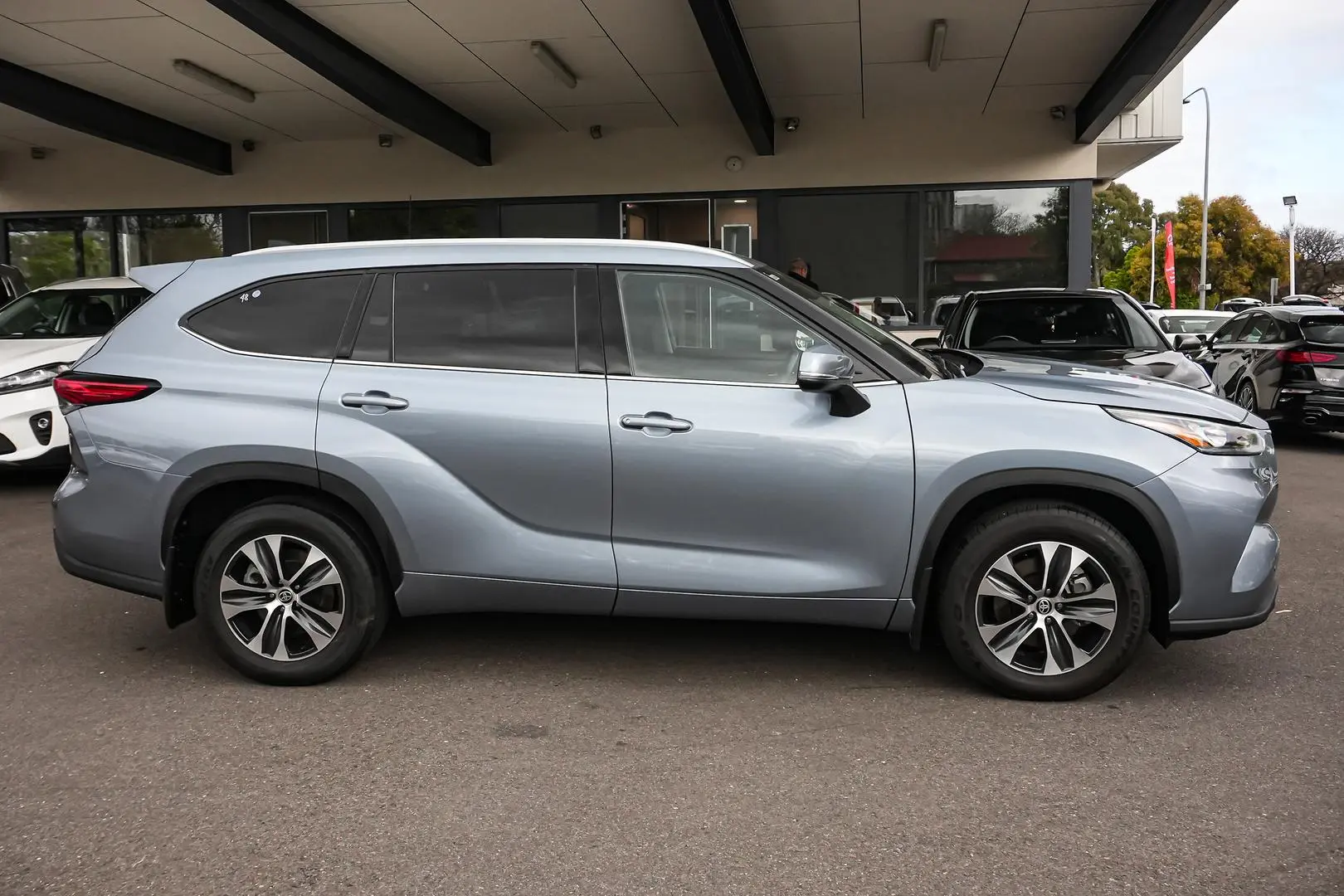2021 Toyota Kluger Gallery Image 3
