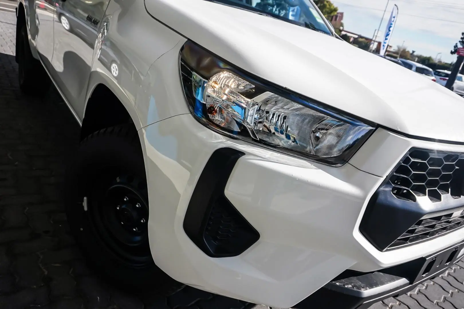 2024 Toyota Hilux Gallery Image 11