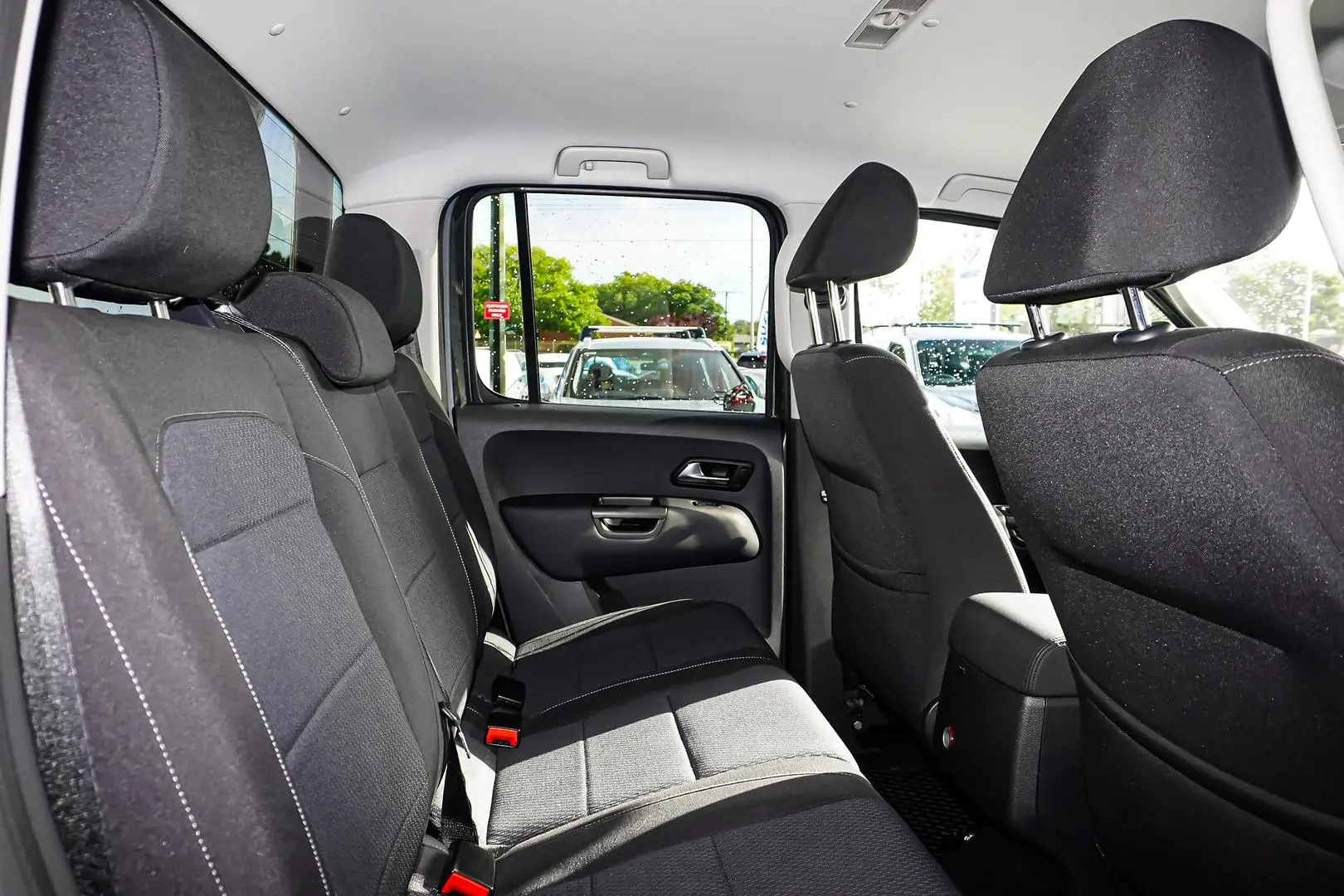 2020 Volkswagen Amarok Gallery Image 8