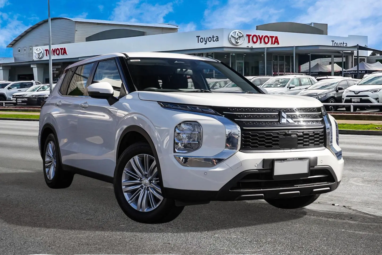 2022 Mitsubishi Outlander ES (S690CRG) Image 1