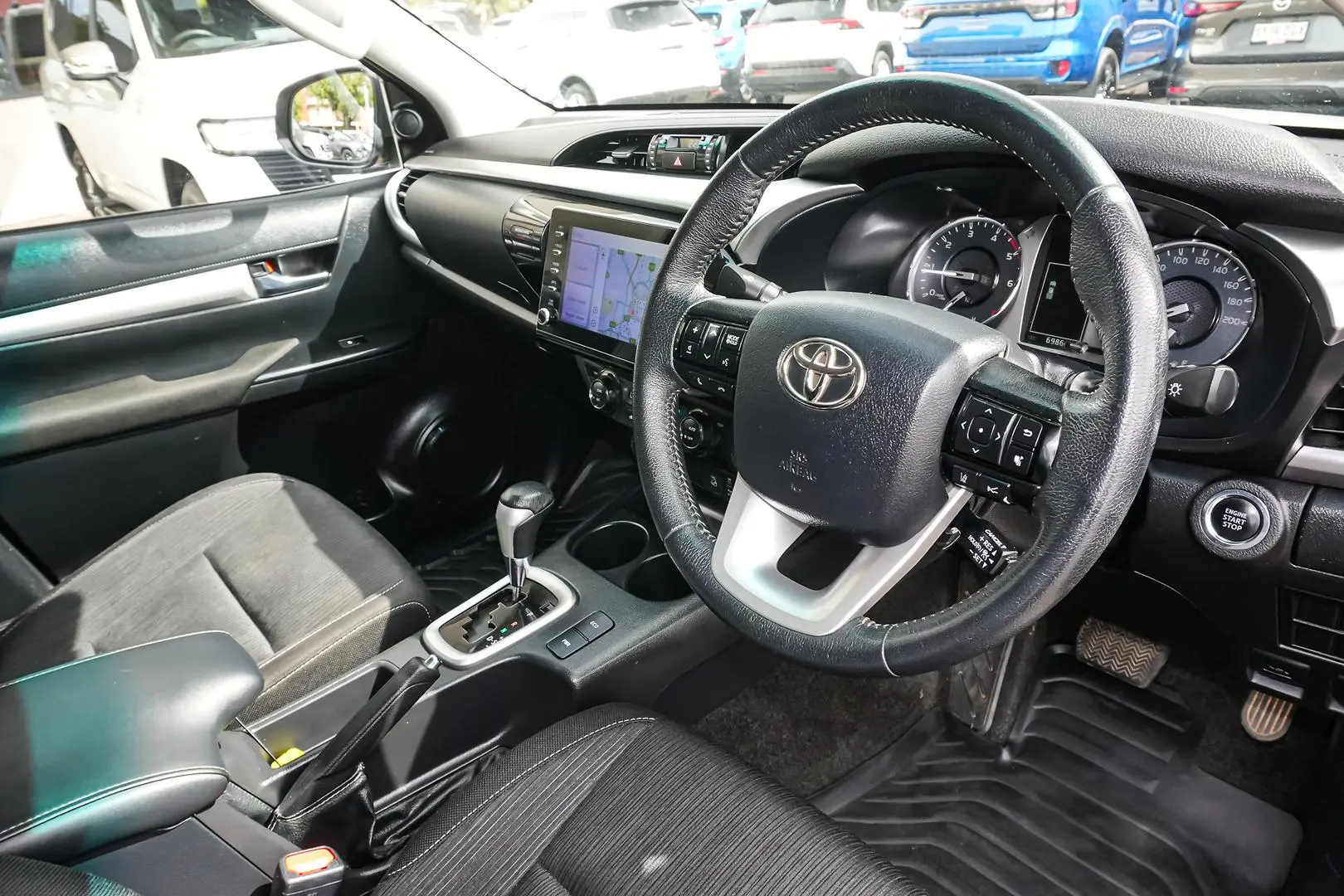 2022 Toyota Hilux Gallery Image 16