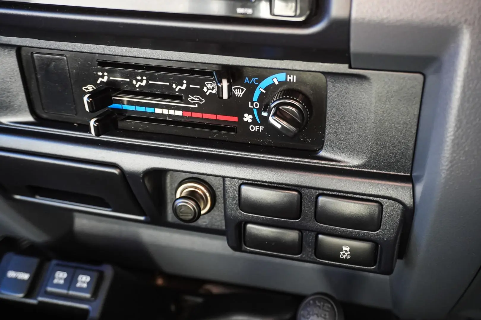 2023 Toyota Landcruiser Gallery Image 17