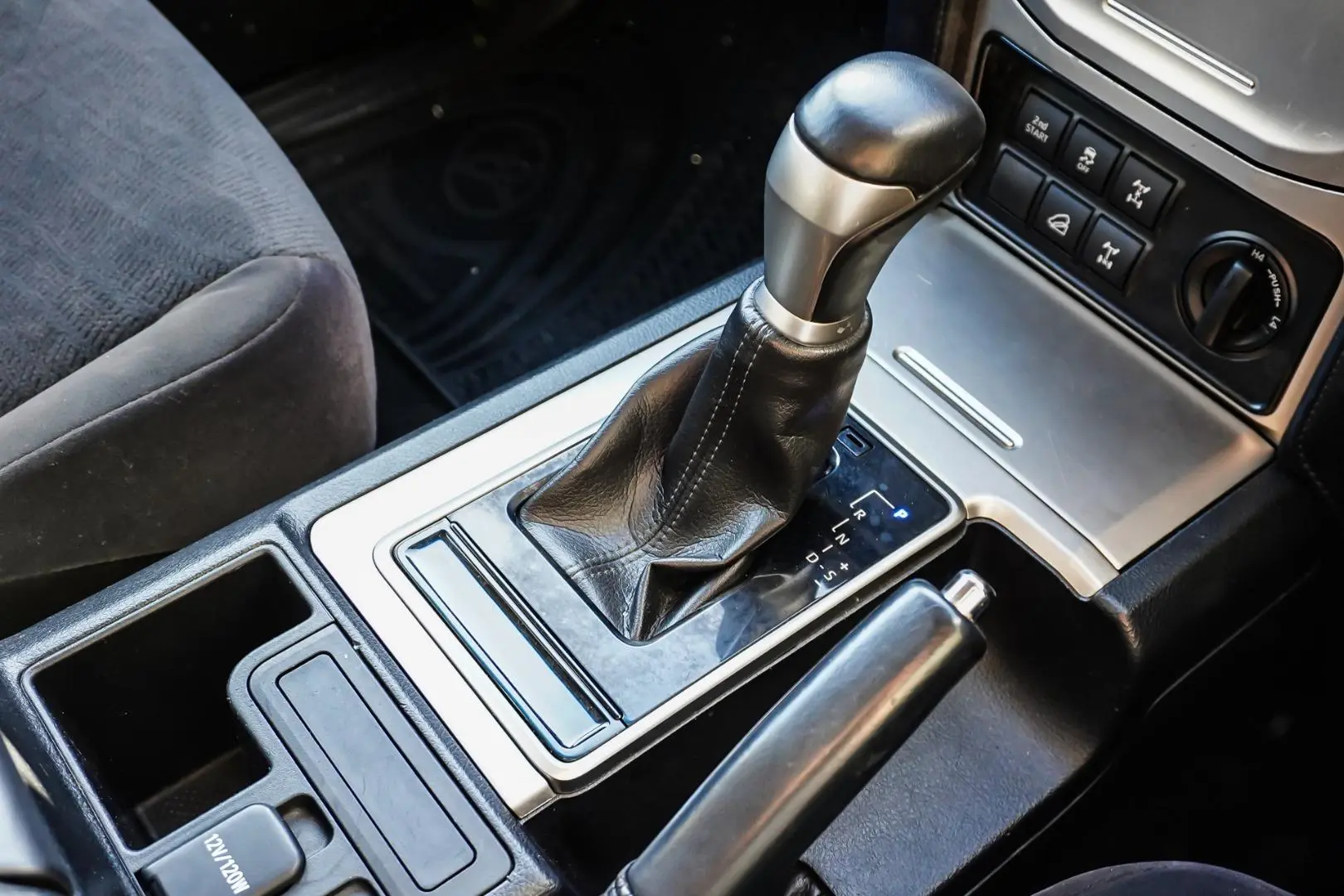 2021 Toyota Landcruiser Prado Gallery Image 19