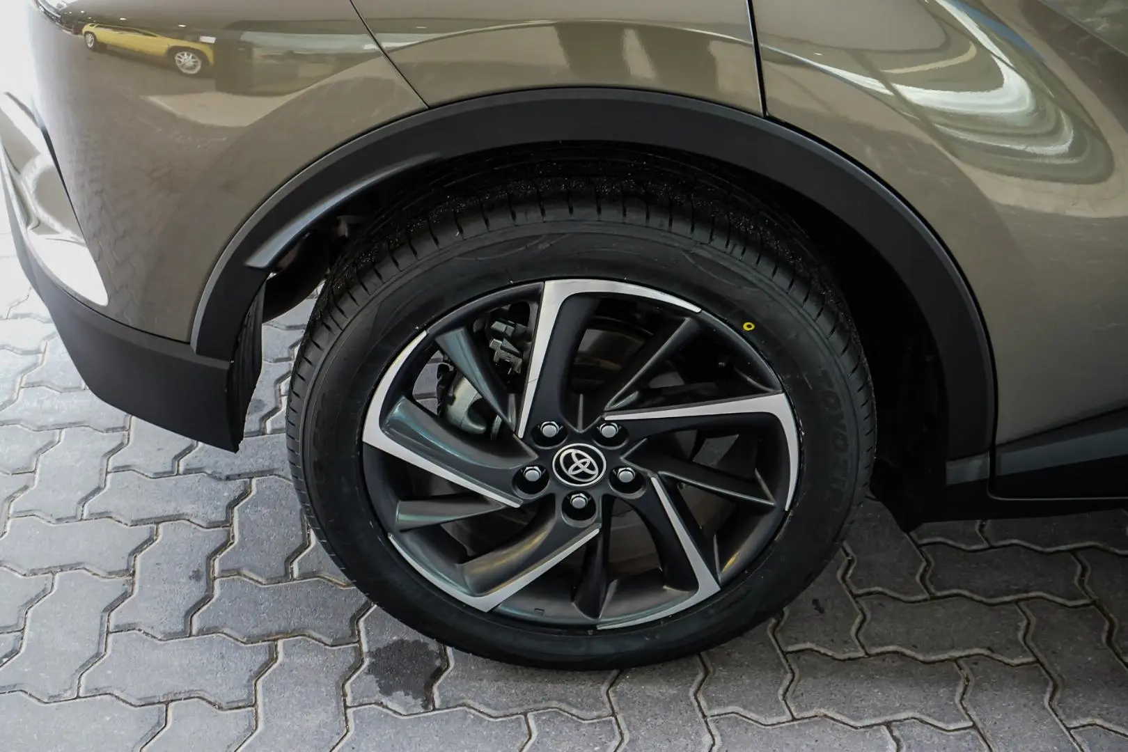 2021 Toyota C-HR Gallery Image 16