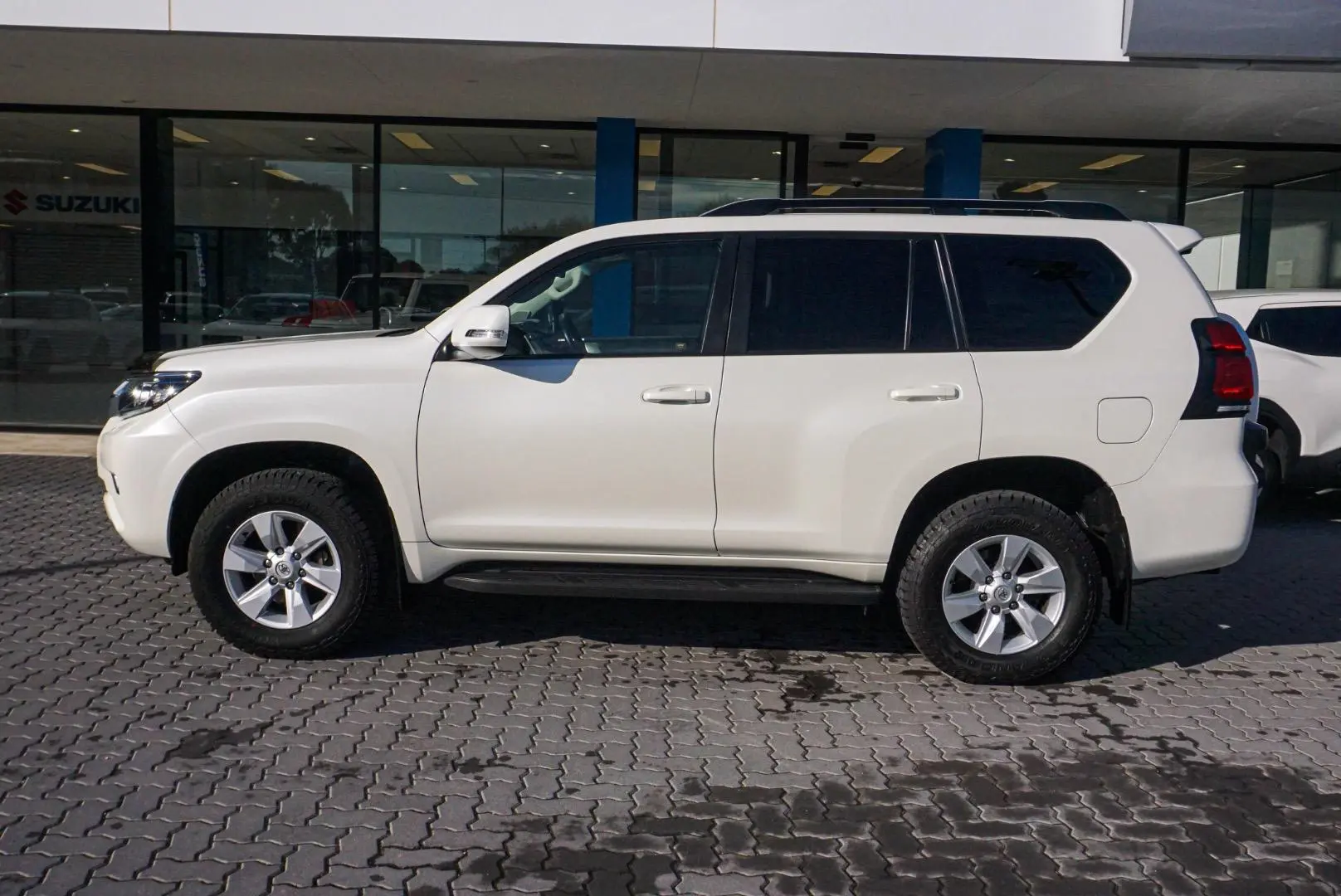 2019 Toyota Landcruiser Prado Gallery Image 4