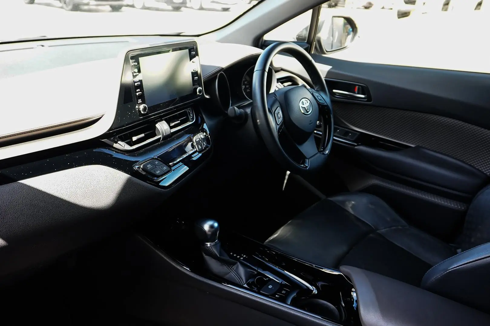 2023 Toyota C-HR Gallery Image 15